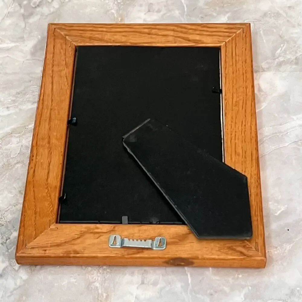 Wooden Picture Frame With White Border for 5 x 7